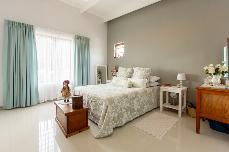 7 Bedroom Property for Sale in Paternoster Western Cape